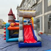 Spatiul de joaca gonflabil Fortareata